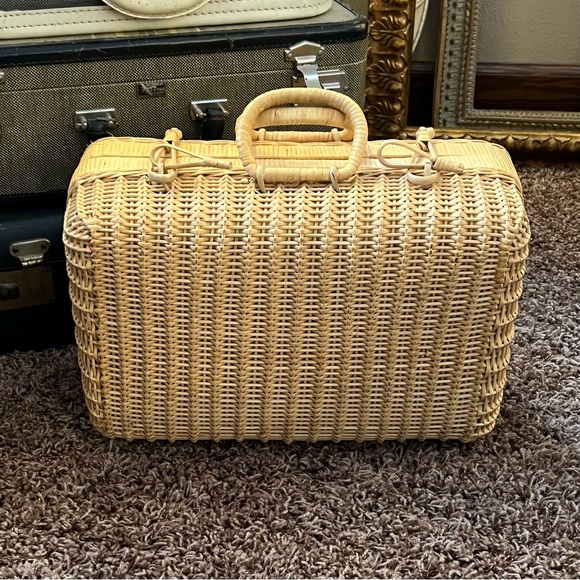 Vintage Other - Vintage Rattan Carrying Case with Handles and Toggle Closure